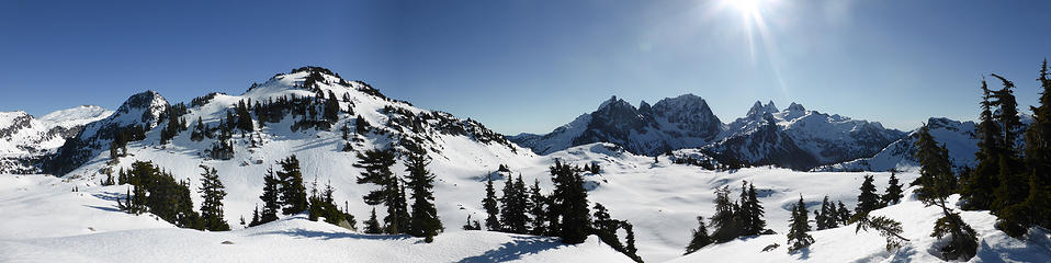 Panorama at Pt. 5940 from Mt. Hinman to Overcoat Peak