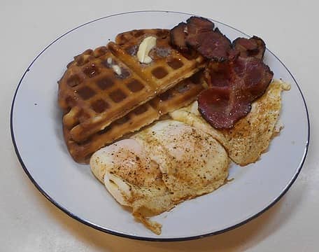 waffles bacon and eggs 11/07/22