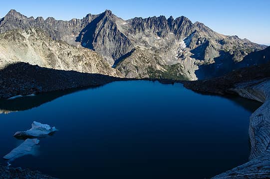 Lake between Dumbell and Greenwood