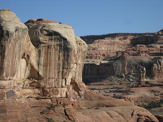 High alcove dwelling