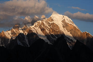 85- Urdukas Peak at dawn