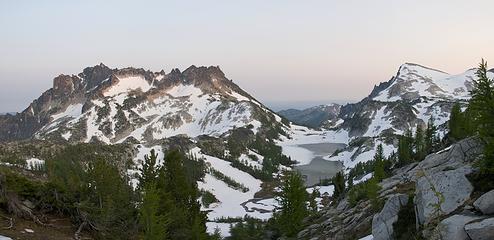 pano10b - mc clellan peak, rune lake & annapurna