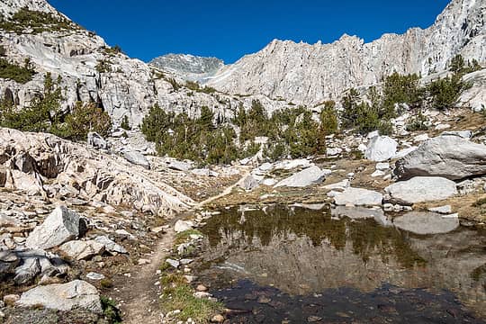 starting the climb to glen pass