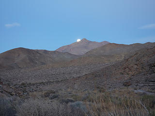 Dawn moonset over Corkscrew Peak