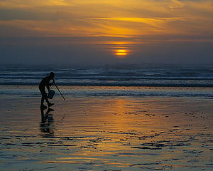 Moclips_razor clam digger