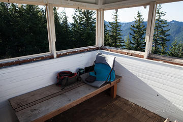 Slept up here, but bunk made for good sittin' spot as well