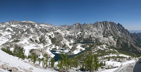 pano27 - Prusik Peak, Leprechaun Lake