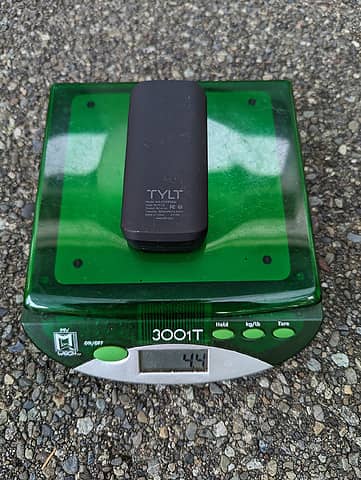 5200 mAh battery bank (4.3 oz)