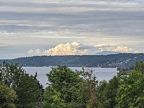 To the north with Pilchuck in foreground to right for reference :eek: