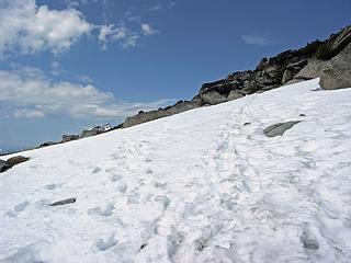 Gaining the plateau from near the Col.