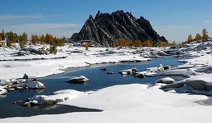 Blue tarn & Temple Mtn