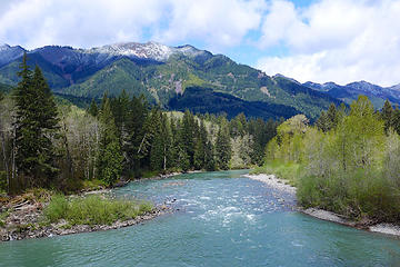 Mar: Rare turquoise river color