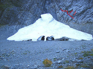 Big Four Glacier, 09-28-2006 ..... alextrif,Flickr photo ....... Note the marked fracture lines.