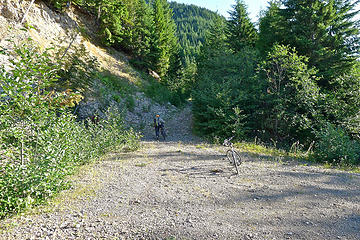Turnoff to the logging road that heads toward the pass and Bessemer mountain. Do not be tempted by the more maintained level road that keeps going without elevation gain here.