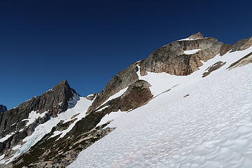 traverse towards the glacier with Outrigger Peak