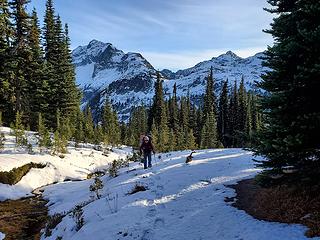 Snowshoeing to Cloudy Pass