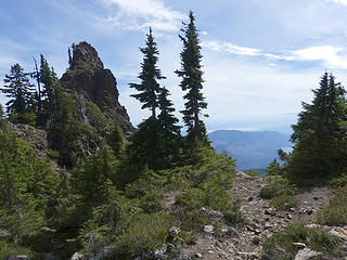 Looking back down at the pinnacle left, ravine bypass trail end at rt