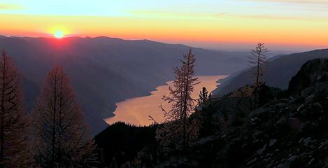 Sunrise over Lake Chelan