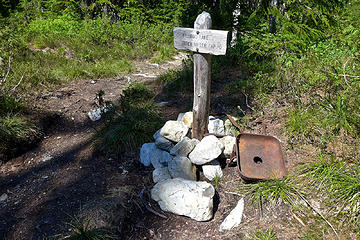 Williams Lake trail junction