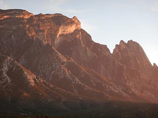 El Sapo summit at center