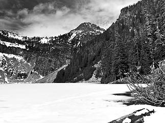 Looking at Malachite Peak across Lake Malachite from our lunch spot.