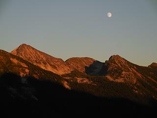 Alpenglow over Pasayten