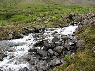 stream between the williwaw lakes
