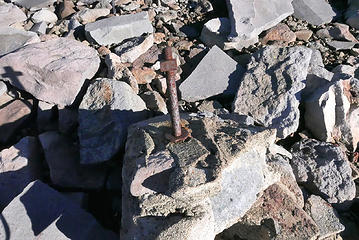 lookout remnants from 1930 (7,176':)