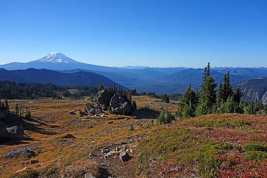 Most every "clump" of trees along the trail in this area has 1-3 campsites