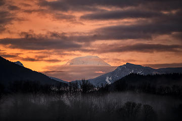 Volcano Adams Sunrise