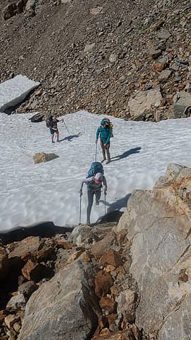 Discontinuous snow on the Spider glacier