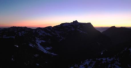 Tomyhoi Peak at sunset
