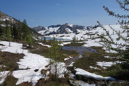 lower snowy lakes