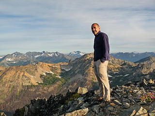 Steve on Saska's summit with the 9k' club behind him.