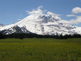 Rainier from lunch spot in Grand Park. Time lapse 6.