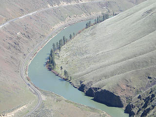 Views heading down Yakima Skyline trail.