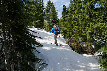Snow covered trail to Stirrup Lake