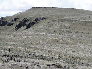 Views from Yakima Skyline trail towards 1st summit.