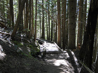Lower Crystal Lakes trail.