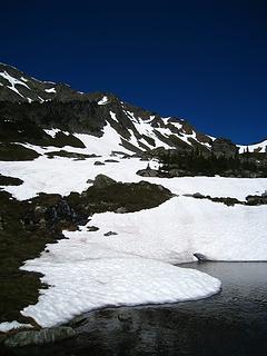 looking up to saddle from yang yang lakes