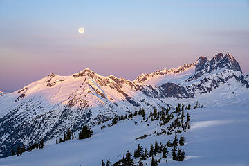 Sunrise and Moonset over Glee and the McMillan Spires