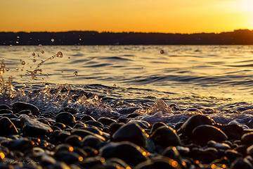 Sunset splash