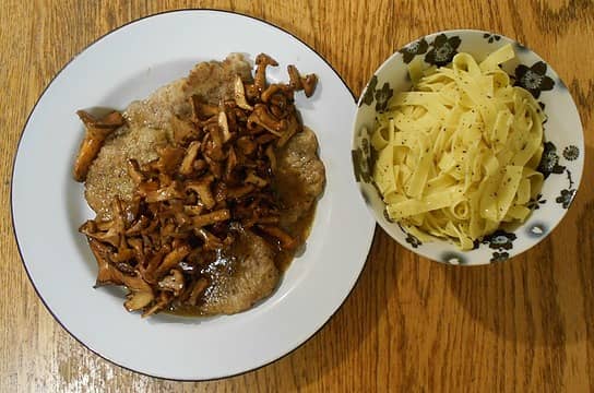 veal scallopini with chanterelles and fettuccine 09/17/21