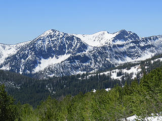 Sunrise Mountain 8002' surrounds Sunrise Lake.