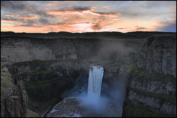 Palouse Falls at dawn