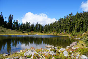 Lunch along Mazama Lake