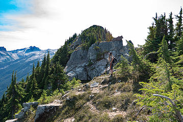 Very close to the summit we ran into the final obstacle -- a rock tower with what looks like a resting cat on top.