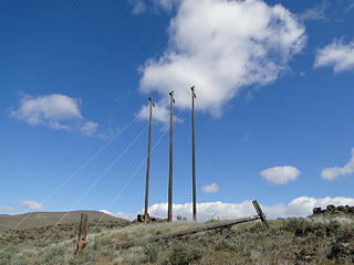 Powerline crossing on Yakima Skyline trail.