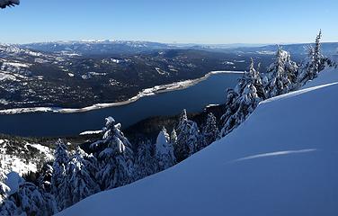 Cle Elum Lake down below