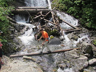 Slippery log crossing of White Creek